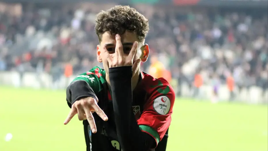 Fenerbahçe ve Trabzonspor derken, 3. Lig'i sallayan genç yıldız adayına Avrupa'dan talip