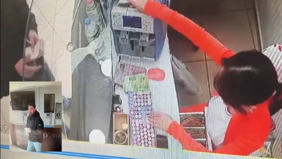 Dalgınlıkla 100 avro fazla bozdu. Şimdi müşteriye sesleniyor
