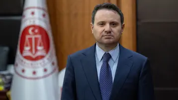 Sosyal medyadan Bakan Akın Gürlek'e hakaret eden CHP Adalar Gençlik Kolları Başkanı tutuklandı