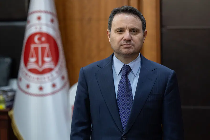 Bakan Gürlek açıkladı. 2017'den beri aranan uyuşturucu baronu yakalandı 3 Bakan Gürlek açıkladı. 2017'den beri aranan uyuşturucu baronu yakalandı 3