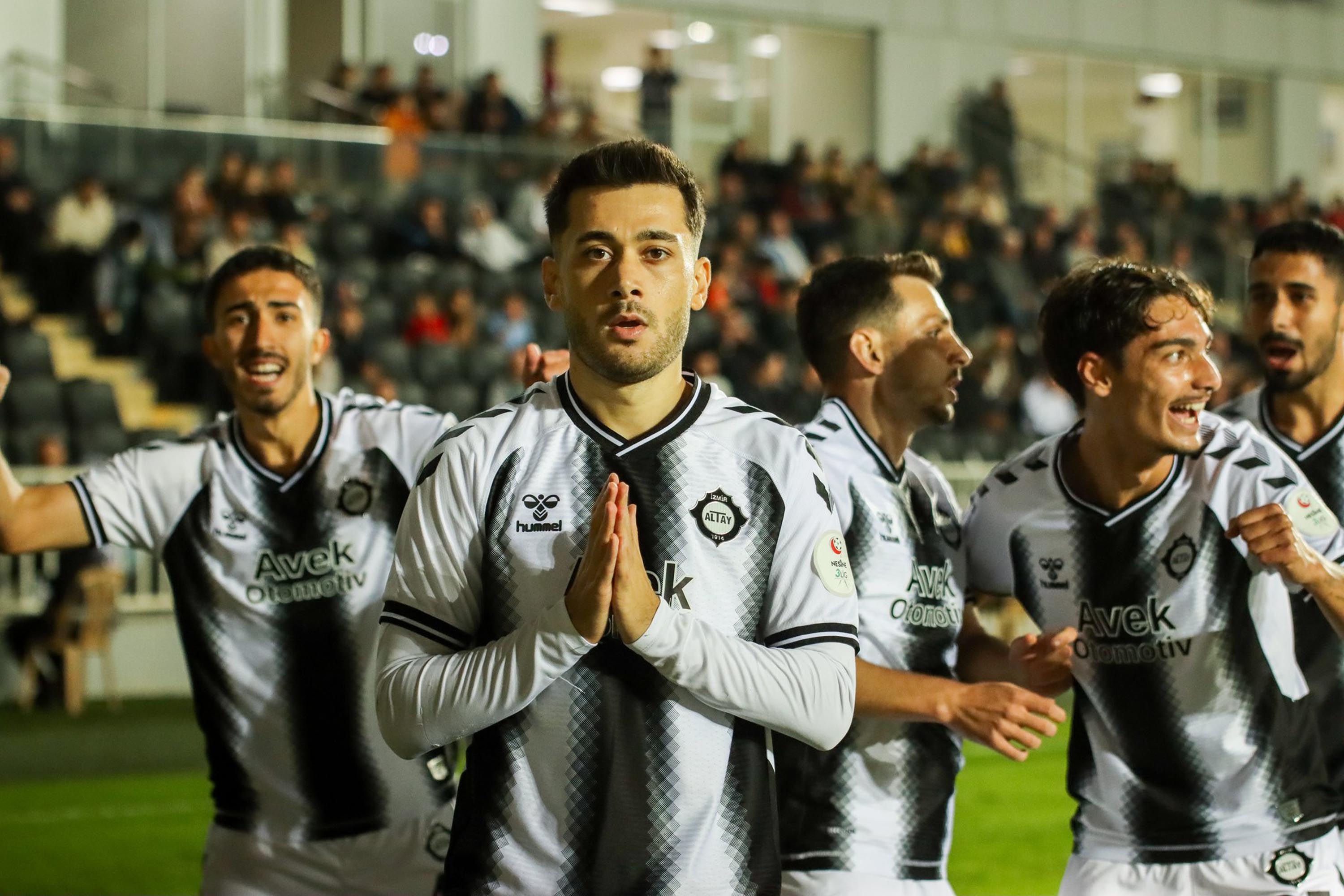 Altay evinde Balıkesirspor'la rakip