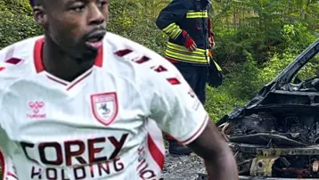 Arabası seyir halindeyken alev aldı