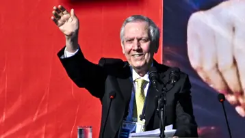Aziz Yıldırım, iki transferi birden bitiriyor. Fenerbahçe'nin yeni golcüleri