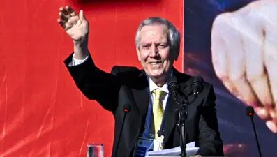 Aziz Yıldırım, iki transferi birden bitiriyor. Fenerbahçe'nin yeni golcüleri
