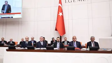 Bakan Ersoy: 2025 yıl sonu hedefimiz olan 64 milyar doları yakalayacağız