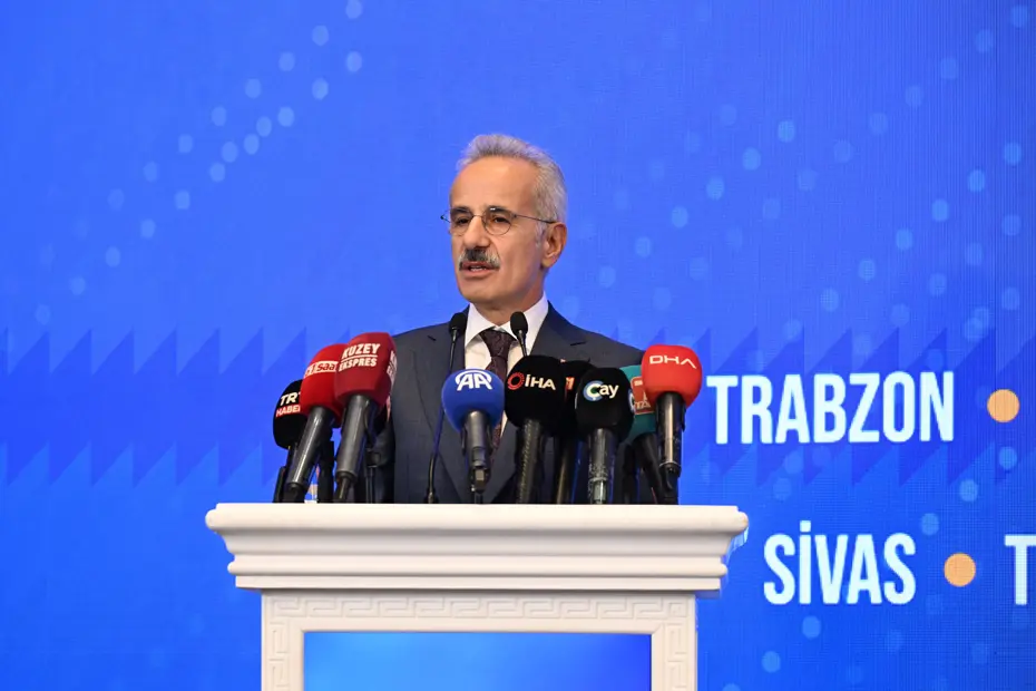Bakan Uraloğlu: 4.7 milyon kullanıcının bilgileri yurt dışına çıkarılmıştır