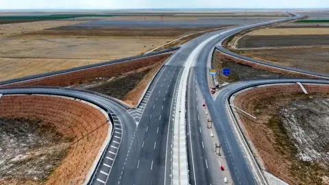 7 anayol birbirine bağlanıyor. güncel çevre yoluyla yolculuk süresi 40 dakika