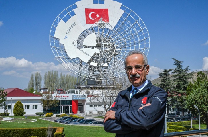 TÜRKSAT Ortadoğu'ya açıldı. Bakan Uraloğlu: Filomuza yeni nesil uydu kazandırıyoruz