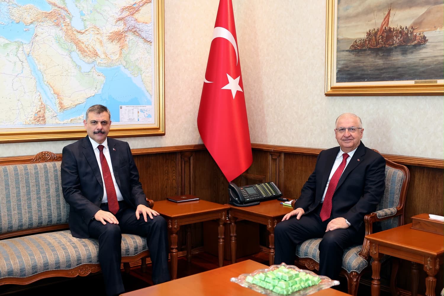 Ankara'da önemli görüşme. İçişleri Bakanı Çiftçi, Milli Savu