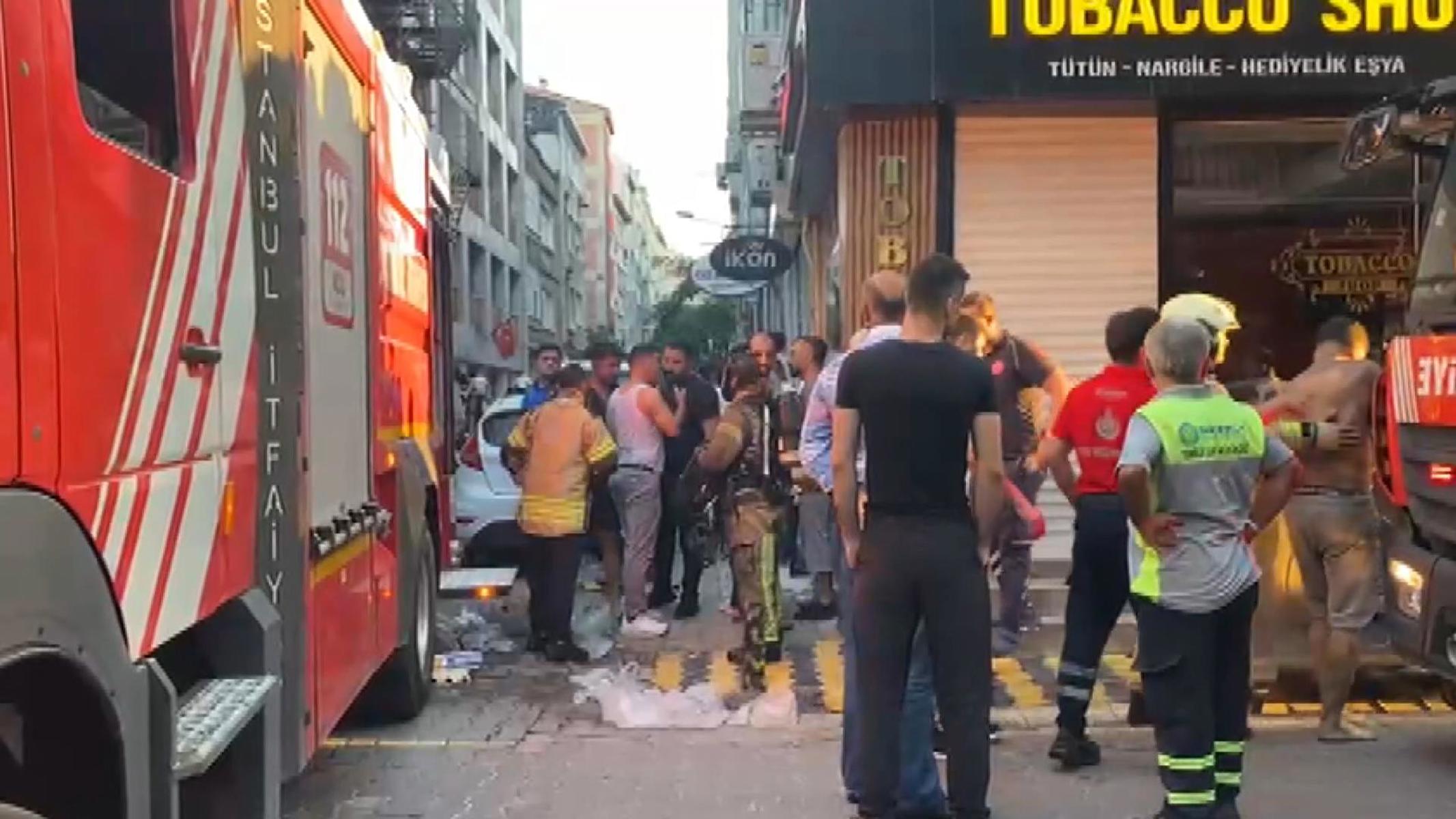 Bakırköy'de otelde yangın: 12 yaralı