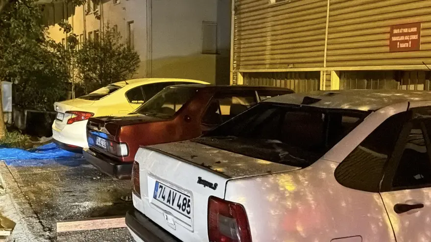 BARTIN'DA ÇATILAR UÇTU 10
