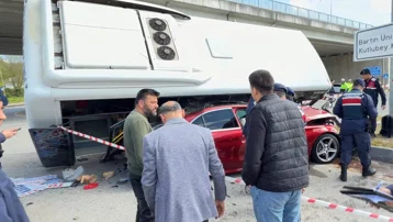 Bartın'da öğrencileri taşıyan otobüs devrildi. Çok sayıda yaralı var