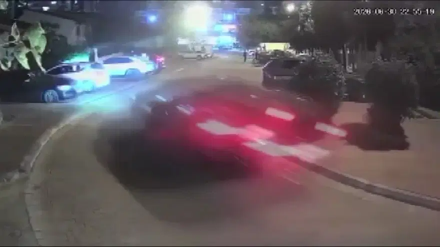 "DİYAR EVİNİN ÖNÜNDE DURUYORDU" 2