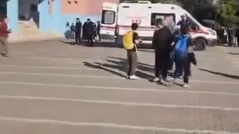 Başakşehir'de ortaokulda kavga. 5 öğrenci hastaneye kaldırıldı