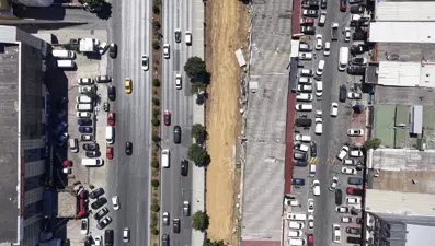 Başakşehir'de otopark için ağaçlar kesildi
