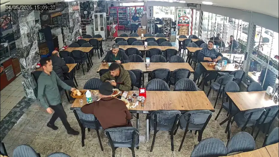 Yiyip içip hesap ödemeden kaçtılar