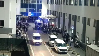 Çocukların kavgası büyüdü, akrabalar birbirine girdi: Dördü ağır altı yaralı