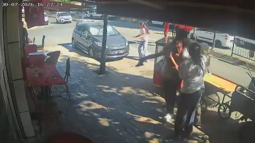 Olay yerine eşiyle gelince ortalık karıştı. Laf atma kavgasında ölümlü sona 3 tutuklama 1