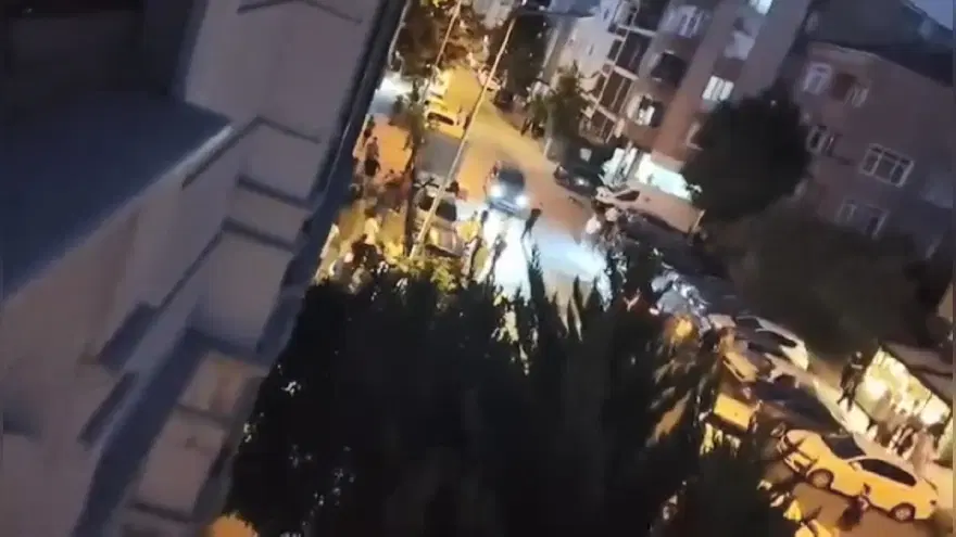 Bayrampaşa'da kafeye silahlı saldırı. 3 müşteri yaralandı 3