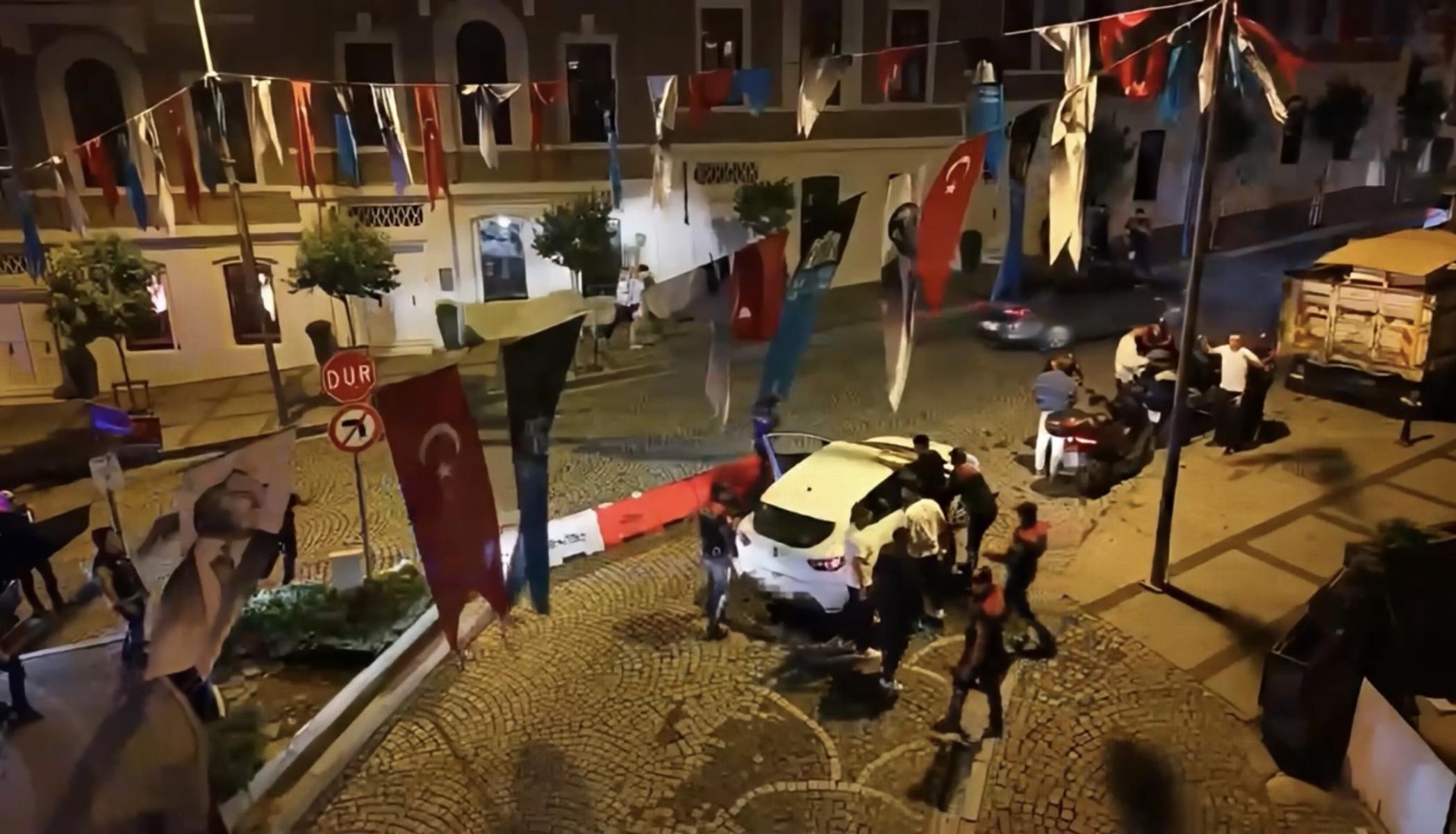 Beşiktaş'ta dron destekli "huzur"uygulaması. 5 aranan şahıs yakalandı, 209 bin 720 lira ceza kesildi