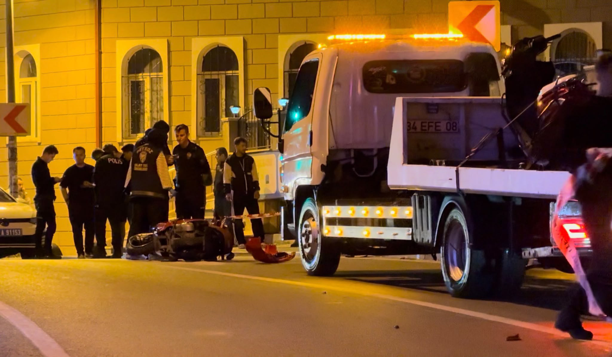 Beykoz'da direğe çarpan motosiklet sürücüsü hayatını kaybetti
