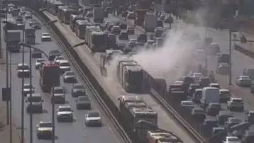 Metrobüste yangın paniği. Bir anda dumanlar yükseldi