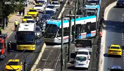 İstanbul'da tramvay raydan çıktıİstanbul Fındıklı'da tramvay raydan çıktı. Olay yerine itfaiye ve sağlık ekipleri sevk edildi.