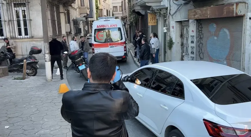 KIZ ARKADAŞI SINIR DIŞI EDİLDİ 2 KIZ ARKADAŞI SINIR DIŞI EDİLDİ 2
