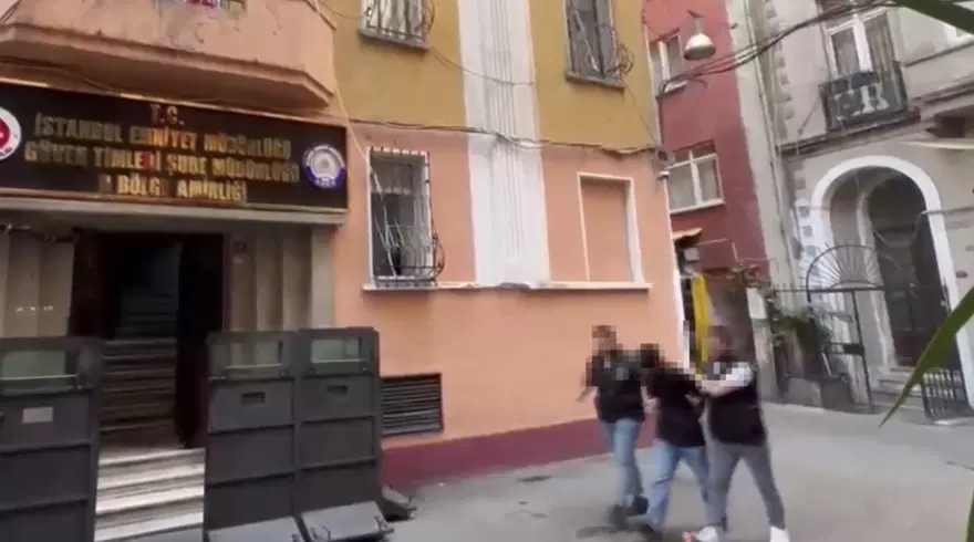 TOPLAM 21 SUÇ KAYDI BULUNDUĞU BELİRLENDİ 3 TOPLAM 21 SUÇ KAYDI BULUNDUĞU BELİRLENDİ 3