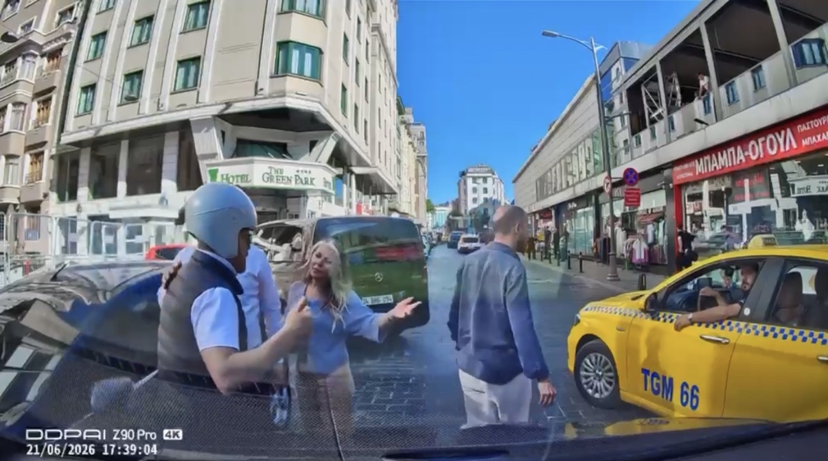 Yol verme kavgasında tehditler havada uçuştu. "Boksörüm, çeneni kırarım"