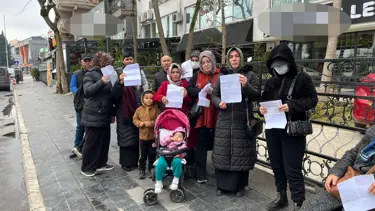 Birikimlerini emanet ettikleri kuyumcunun önünde eylem yaptılar