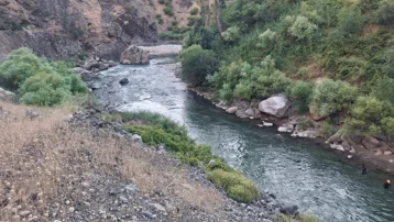 Bir babanın en acı günü. Birini kurtardı, ikisine yetişemedi