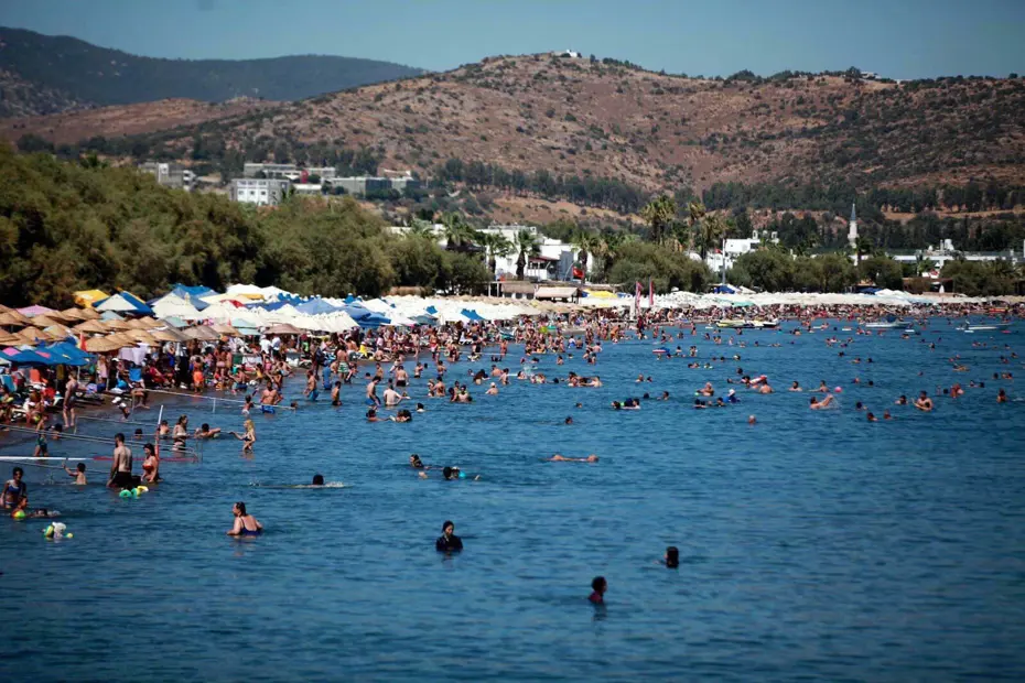 Bodrum'da plaja giriş 2 bin liradan başlıyor