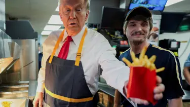 Trump'ın fast-food sevdası bitmiyor. Milyar dolarlık uçakta "Amerikan klasikleri"