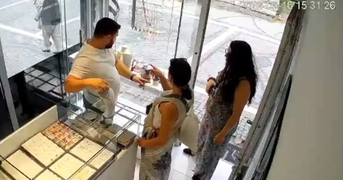 325 bin liralık altın ve gözlük çalan 2 kadın Bulgaristan’a kaçtı