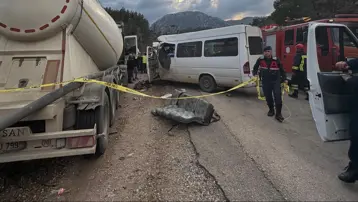 Burdur'daki katliam gibi kazada beton mikserinin şoförü tutuklandı