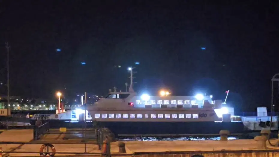 Marmara'da Panik. Feribot iskeleye çarptı.