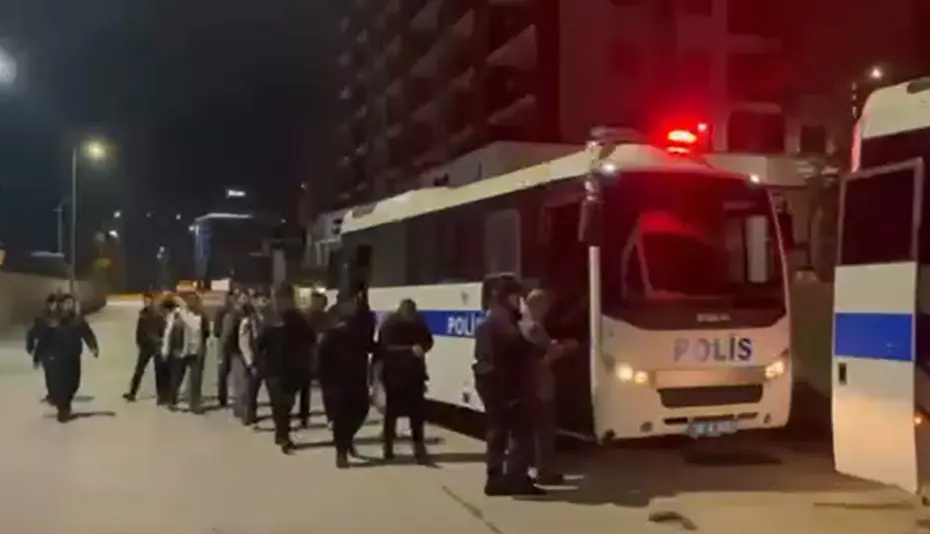 Siber dolandırıcı operasyonu: 18 tutuklama