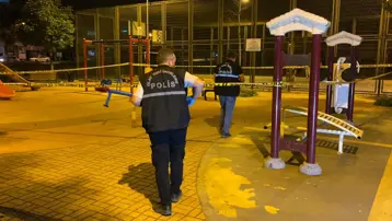 Parktaki gençlere pompalı tüfekle saldırdı. 10 kişi yaralandı