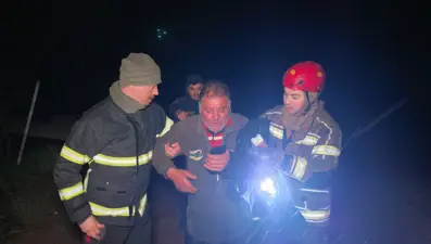 Bursa'da dere taştı, çiftlik sahibi son anda kurtarıldı: ''Her şeyim gitti'' 
