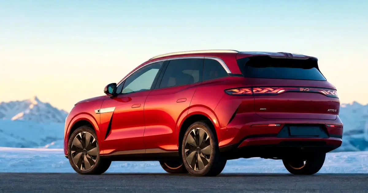 BYD'den yedi kişilik elektrikli SUV. 5 dakikada yüzde 70 şarj