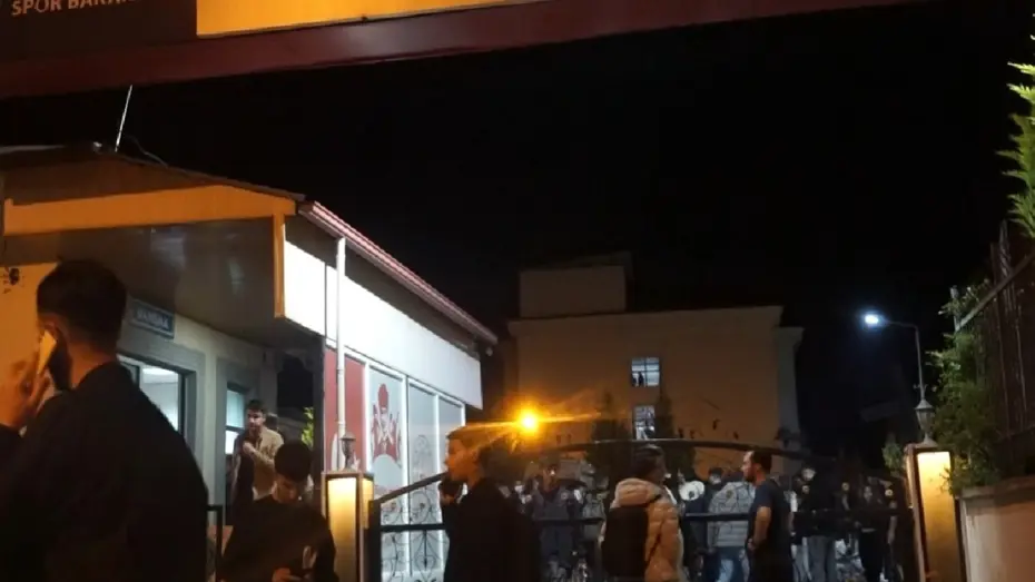 KYK yurdunda gece yarısı büyük panik. Öğrenciler tahliye edildi