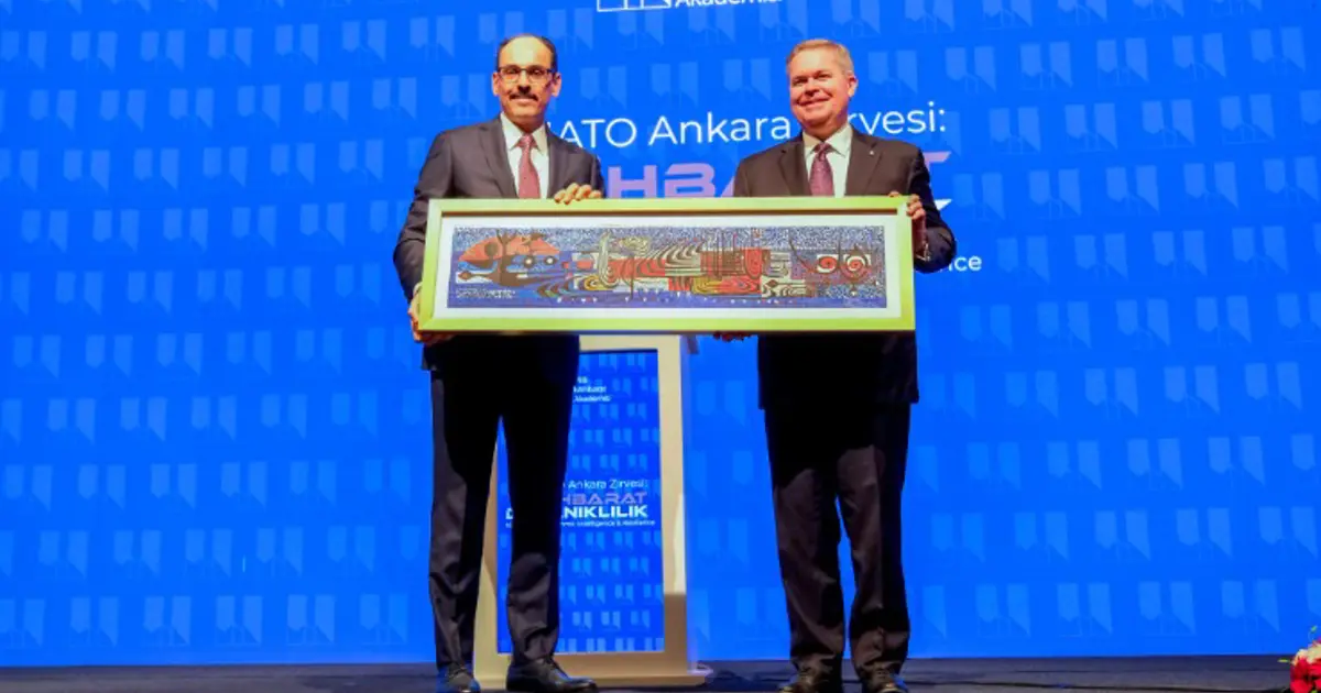 NATO Zirvesi'ne adım adım. MİT Başkanı Kalın'ın hediyesi dikkati çekti