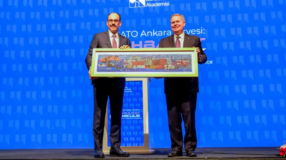NATO Zirvesi'ne adım adım. MİT Başkanı Kalın'ın hediyesi dikkati çekti