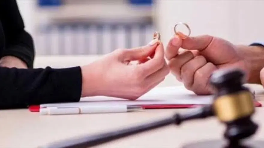 Eski eşiyle görüşüyordu. Mahkemeden kötü haber, tazminat ödeyecek 2