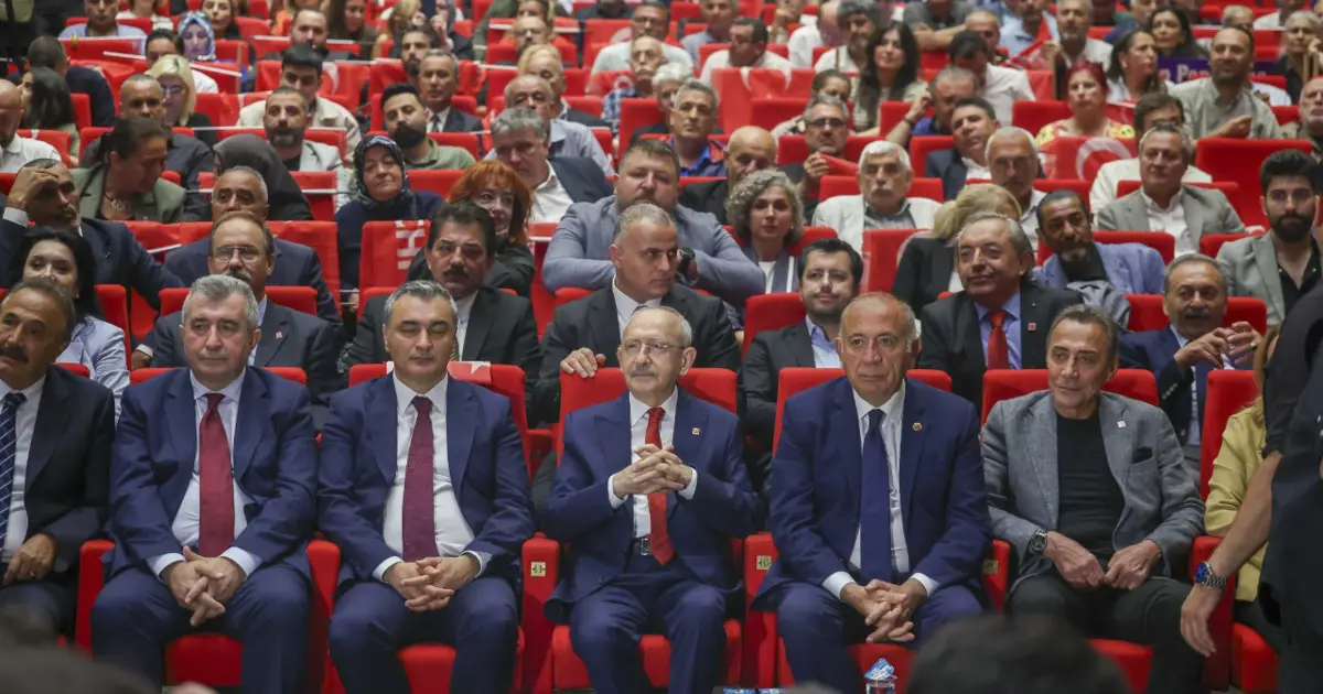 CHP'de neler oldu? Yeni Parti'ye geçmeyen iki isim, A Takımı'nın gündeminde
