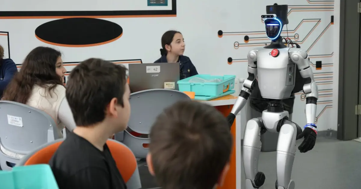 Türkiye'nin nüfusa kaydedilen ilk robotu işe başladı