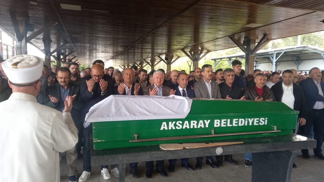Yemek yaparken elbisesi tutuştu, hayatını kaybetti