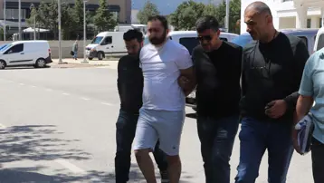 Sevgilisinin eski eşiyle karşılaştı, öldürdü