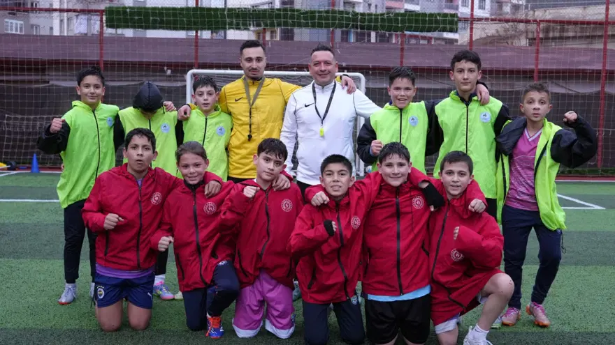 39 yaşında memurluktan istifa edip kulüp kurdu 1